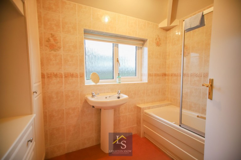 Images for Fords Lane, Bramhall, SK7 EAID:425574707 BID:a331354c-8a27-4290-8521-a2425358b7e6