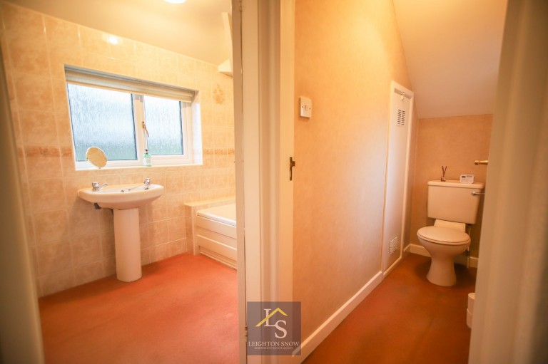 Images for Fords Lane, Bramhall, SK7 EAID:425574707 BID:a331354c-8a27-4290-8521-a2425358b7e6