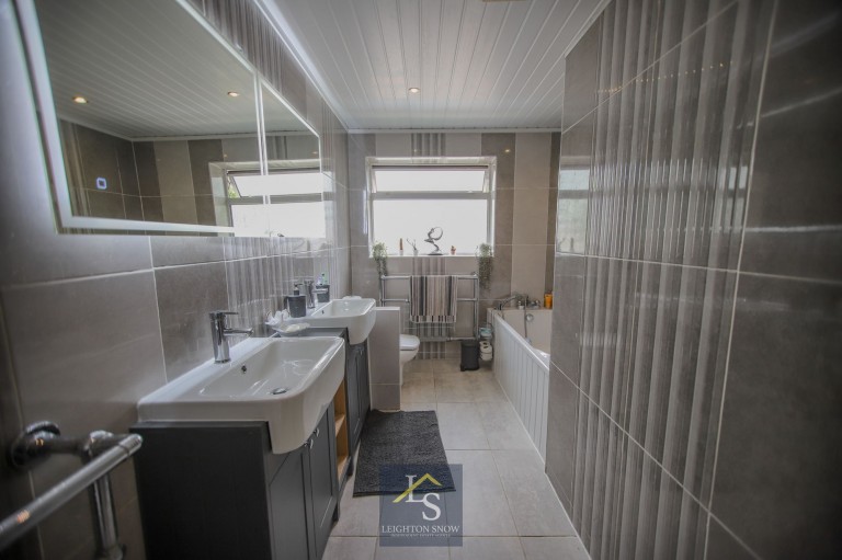 Images for Valley Close, Cheadle, SK8 EAID:425574707 BID:a331354c-8a27-4290-8521-a2425358b7e6