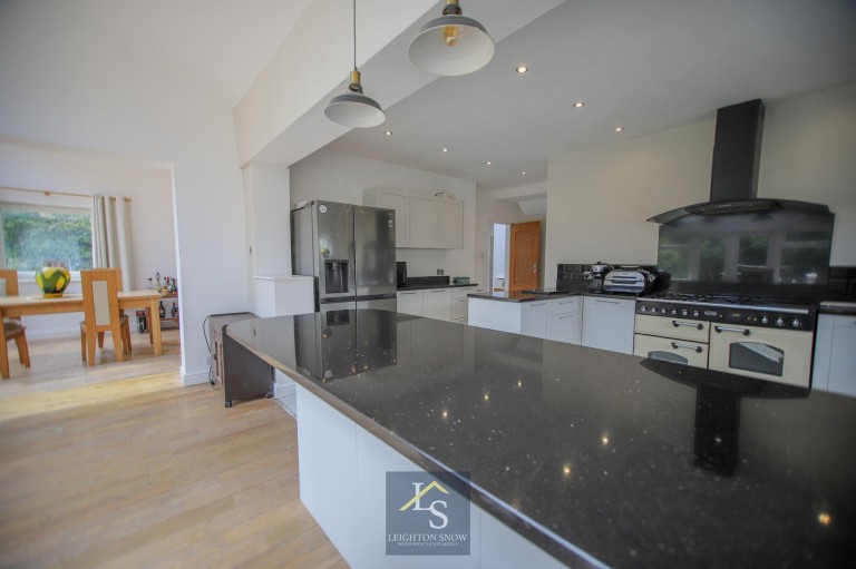 Images for Valley Close, Cheadle, SK8 EAID:425574707 BID:a331354c-8a27-4290-8521-a2425358b7e6
