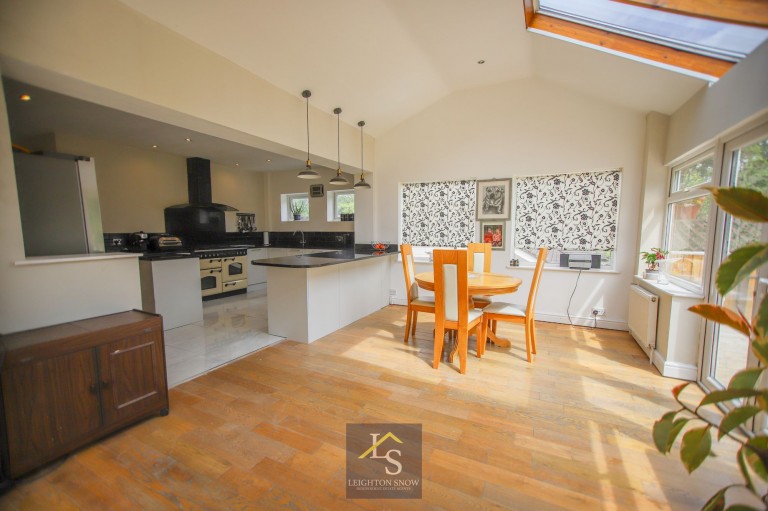 Images for Valley Close, Cheadle, SK8 EAID:425574707 BID:a331354c-8a27-4290-8521-a2425358b7e6