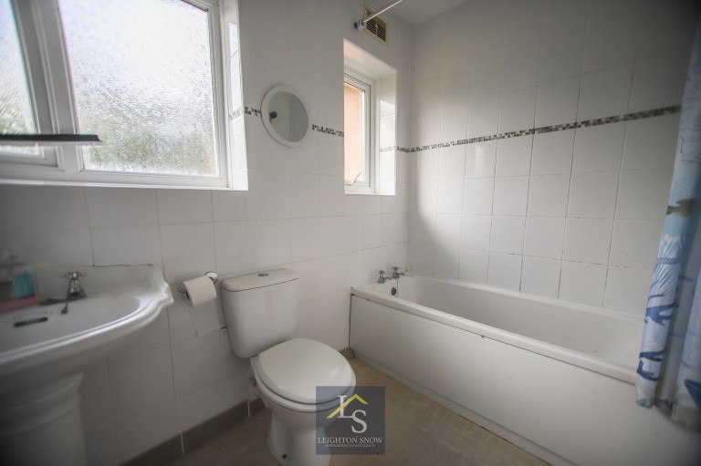 Images for Fir Road, Bramhall, SK7 EAID:425574707 BID:a331354c-8a27-4290-8521-a2425358b7e6