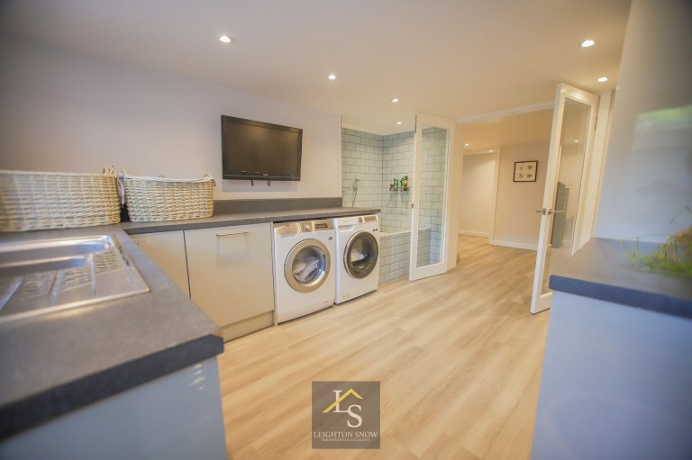 Images for Bramhall Lane South, Bramhall, SK7 EAID:425574707 BID:a331354c-8a27-4290-8521-a2425358b7e6