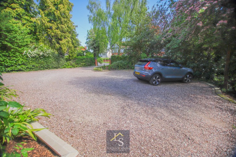 Images for Bramhall Lane South, Bramhall, SK7 EAID:425574707 BID:a331354c-8a27-4290-8521-a2425358b7e6