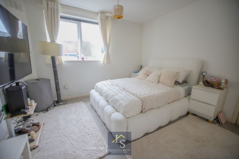 Images for North Park Road, Bramhall, SK7 EAID:425574707 BID:a331354c-8a27-4290-8521-a2425358b7e6