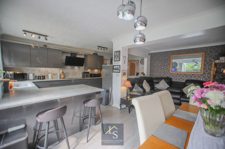 Images for Thorn Grove, Cheadle Hulme, SK8 EAID:425574707 BID:a331354c-8a27-4290-8521-a2425358b7e6