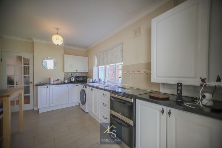 Images for Lawton Avenue, Bramhall, SK7 EAID:425574707 BID:a331354c-8a27-4290-8521-a2425358b7e6