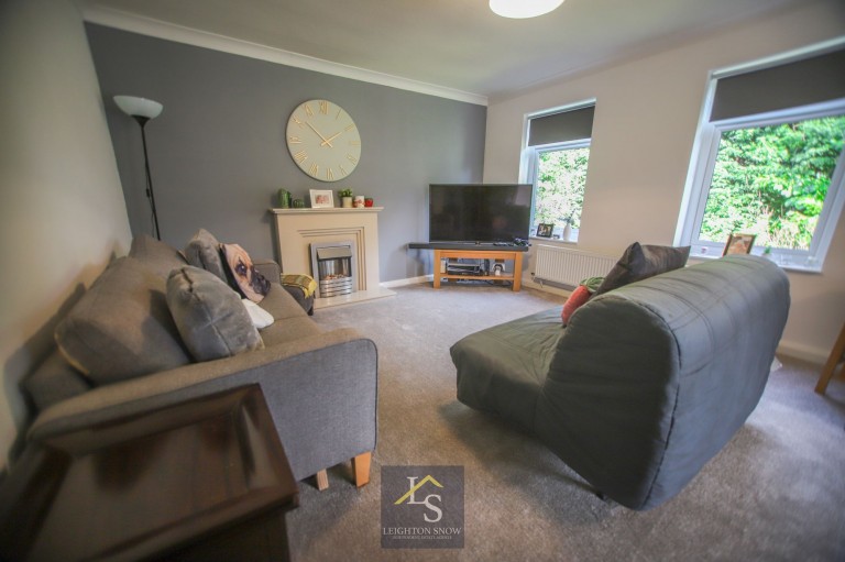 Images for Stoke Abbot Close, Bramhall, SK7 EAID:425574707 BID:a331354c-8a27-4290-8521-a2425358b7e6