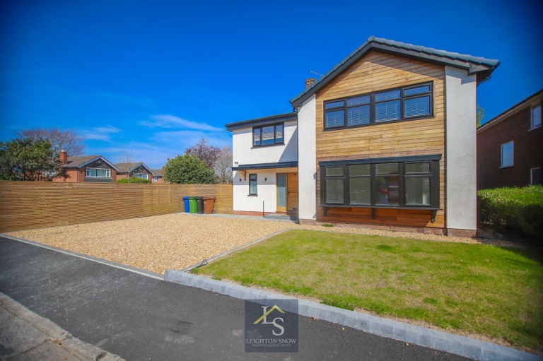 Images for Eskdale Avenue, Bramhall, SK7 EAID:425574707 BID:a331354c-8a27-4290-8521-a2425358b7e6