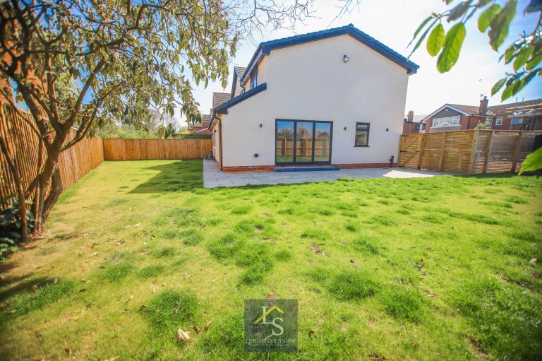 Images for Eskdale Avenue, Bramhall, SK7 EAID:425574707 BID:a331354c-8a27-4290-8521-a2425358b7e6