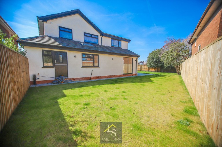 Images for Eskdale Avenue, Bramhall, SK7 EAID:425574707 BID:a331354c-8a27-4290-8521-a2425358b7e6