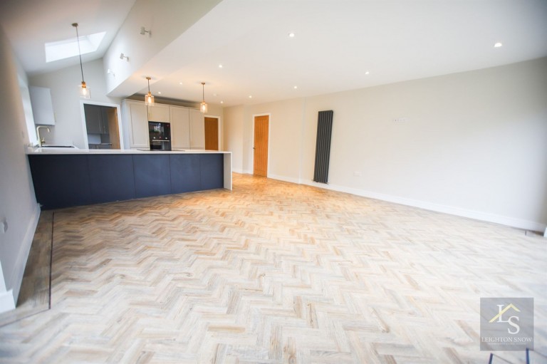 Images for Eskdale Avenue, Bramhall, SK7 EAID:425574707 BID:a331354c-8a27-4290-8521-a2425358b7e6