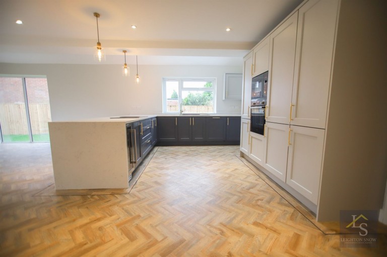 Images for Eskdale Avenue, Bramhall, SK7 EAID:425574707 BID:a331354c-8a27-4290-8521-a2425358b7e6