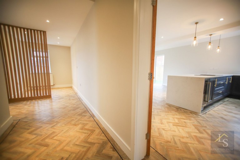 Images for Eskdale Avenue, Bramhall, SK7 EAID:425574707 BID:a331354c-8a27-4290-8521-a2425358b7e6