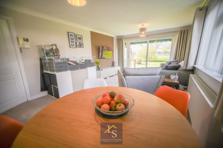 Images for Dairyground Road, Bramhall, SK7 EAID:425574707 BID:a331354c-8a27-4290-8521-a2425358b7e6