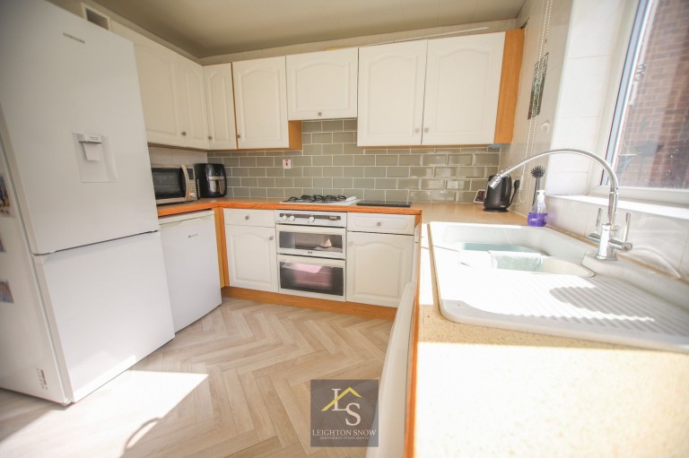 Images for Dairyground Road, Bramhall, SK7 EAID:425574707 BID:a331354c-8a27-4290-8521-a2425358b7e6