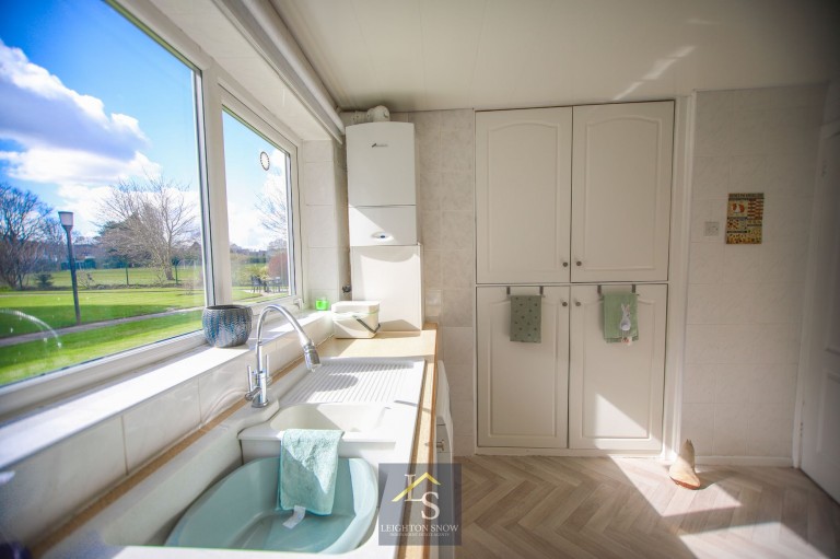 Images for Dairyground Road, Bramhall, SK7 EAID:425574707 BID:a331354c-8a27-4290-8521-a2425358b7e6