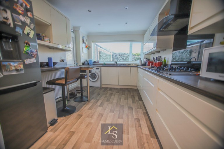 Images for Dairyground Road, Bramhall, SK7 EAID:425574707 BID:a331354c-8a27-4290-8521-a2425358b7e6