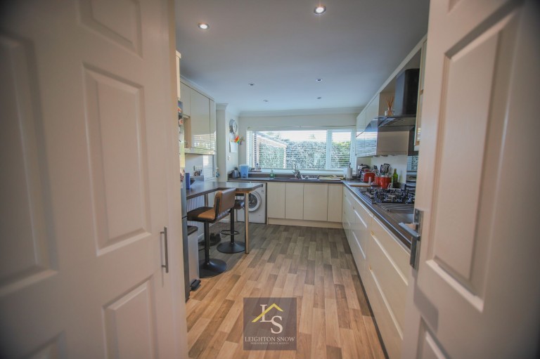 Images for Dairyground Road, Bramhall, SK7 EAID:425574707 BID:a331354c-8a27-4290-8521-a2425358b7e6