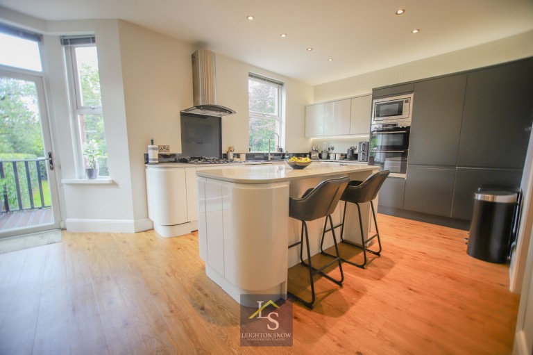 Images for Bramhall Lane South, Bramhall, SK7 EAID:425574707 BID:a331354c-8a27-4290-8521-a2425358b7e6