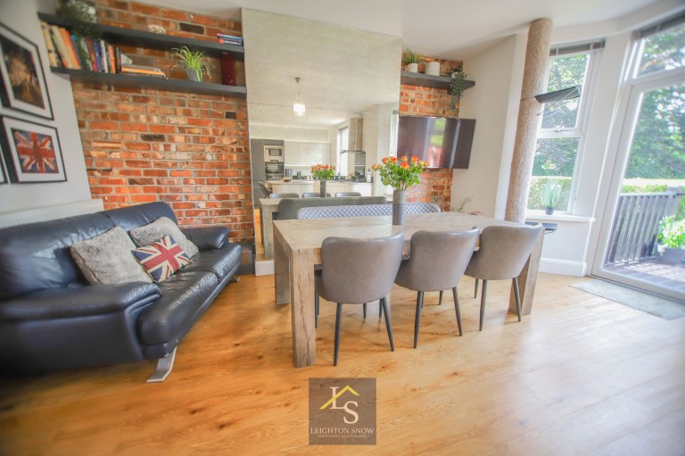 Images for Bramhall Lane South, Bramhall, SK7 EAID:425574707 BID:a331354c-8a27-4290-8521-a2425358b7e6