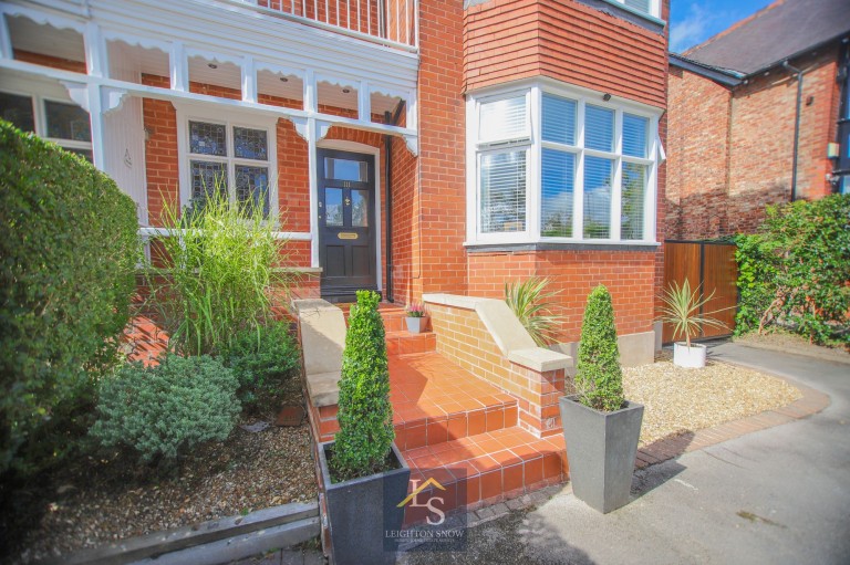 Images for Bramhall Lane South, Bramhall, SK7 EAID:425574707 BID:a331354c-8a27-4290-8521-a2425358b7e6