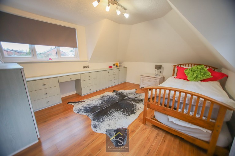 Images for St. Anns Road North, Heald Green, SK8 EAID:425574707 BID:a331354c-8a27-4290-8521-a2425358b7e6