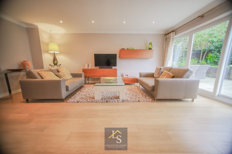 Images for St. Anns Road North, Heald Green, SK8 EAID:425574707 BID:a331354c-8a27-4290-8521-a2425358b7e6