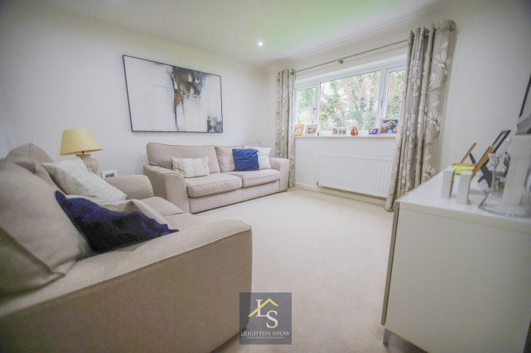 Images for St. Anns Road North, Heald Green, SK8 EAID:425574707 BID:a331354c-8a27-4290-8521-a2425358b7e6