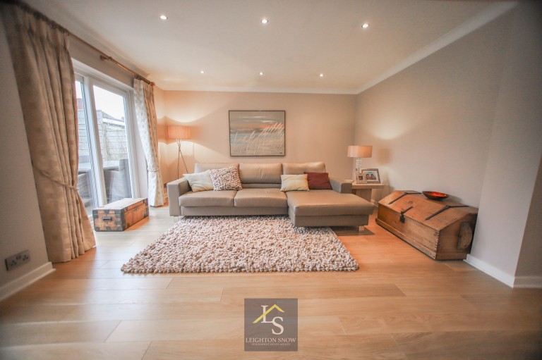 Images for St. Anns Road North, Heald Green, SK8 EAID:425574707 BID:a331354c-8a27-4290-8521-a2425358b7e6