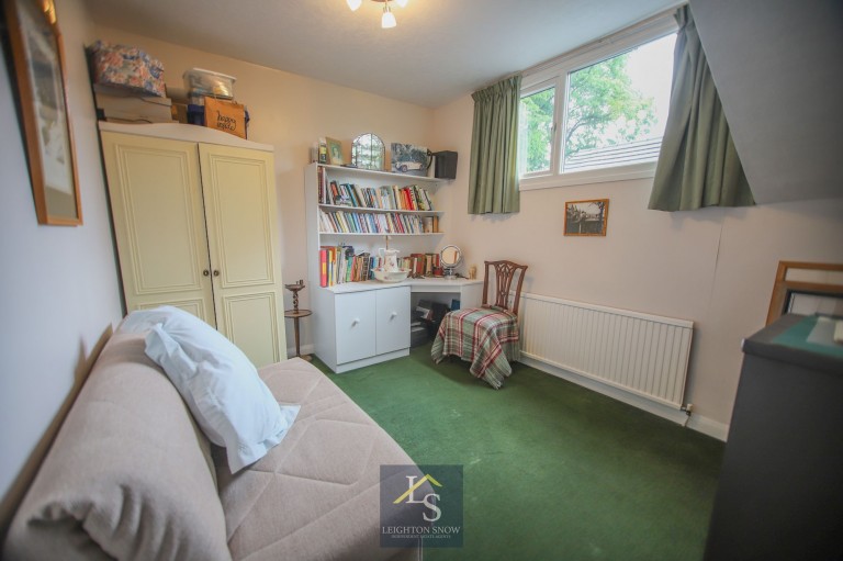 Images for Moss Bank, Bramhall, SK7 EAID:425574707 BID:a331354c-8a27-4290-8521-a2425358b7e6