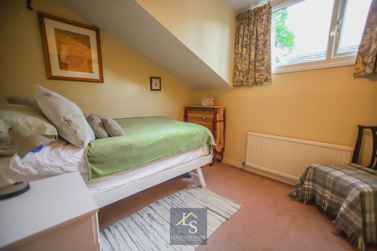Images for Moss Bank, Bramhall, SK7 EAID:425574707 BID:a331354c-8a27-4290-8521-a2425358b7e6
