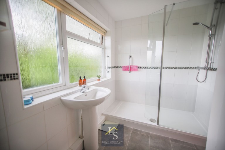 Images for Moss Bank, Bramhall, SK7 EAID:425574707 BID:a331354c-8a27-4290-8521-a2425358b7e6