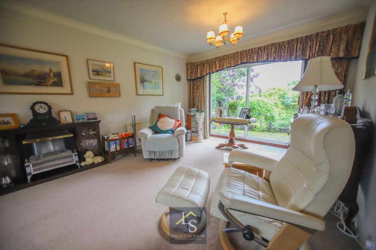 Images for Moss Bank, Bramhall, SK7 EAID:425574707 BID:a331354c-8a27-4290-8521-a2425358b7e6