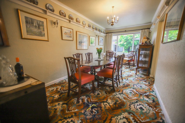 Images for Moss Bank, Bramhall, SK7 EAID:425574707 BID:a331354c-8a27-4290-8521-a2425358b7e6
