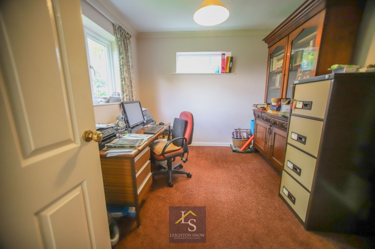 Images for Moss Bank, Bramhall, SK7 EAID:425574707 BID:a331354c-8a27-4290-8521-a2425358b7e6