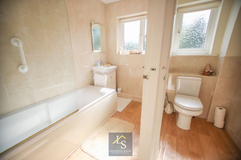 Images for Glastonbury Avenue, Cheadle Hulme, SK8 EAID:425574707 BID:a331354c-8a27-4290-8521-a2425358b7e6