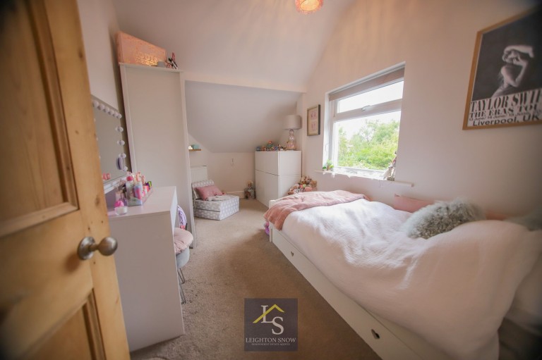 Images for Ravenoak Park Road, Cheadle Hulme, SK8 EAID:425574707 BID:a331354c-8a27-4290-8521-a2425358b7e6