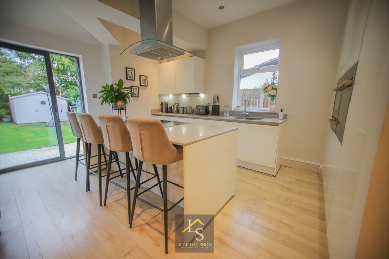 Images for Ravenoak Park Road, Cheadle Hulme, SK8 EAID:425574707 BID:a331354c-8a27-4290-8521-a2425358b7e6