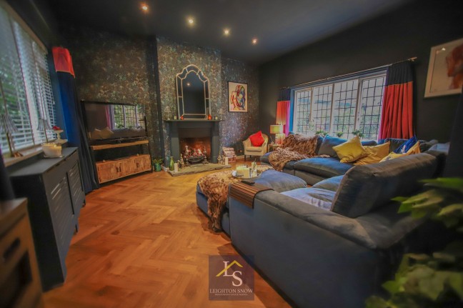 Hall Road, Bramhall, sk7