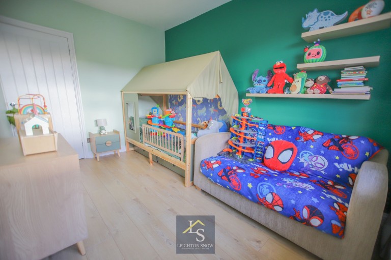 Images for Heaton Avenue, Bramhall, SK7 EAID:425574707 BID:a331354c-8a27-4290-8521-a2425358b7e6