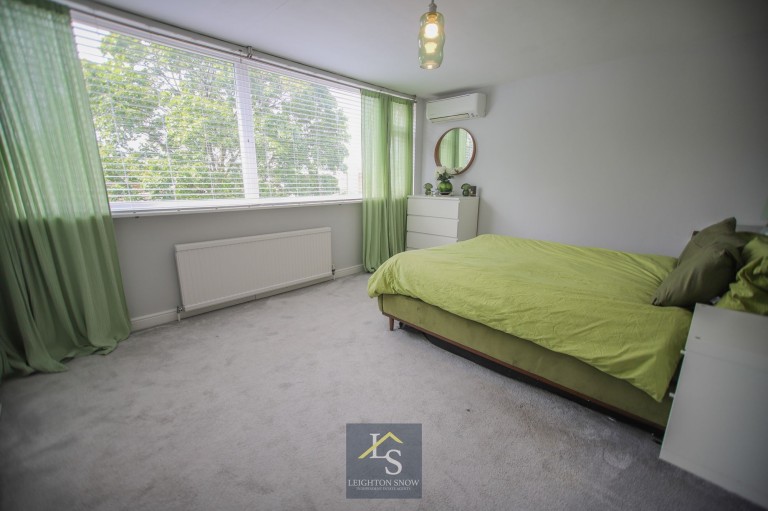 Images for Newquay Drive, Bramhall, SK7 EAID:425574707 BID:a331354c-8a27-4290-8521-a2425358b7e6