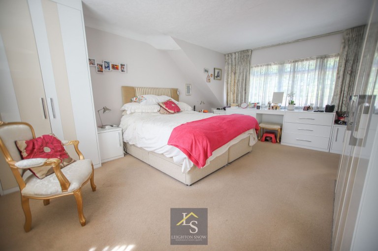 Images for Bramhall Park Road, Bramhall, SK7 EAID:425574707 BID:a331354c-8a27-4290-8521-a2425358b7e6