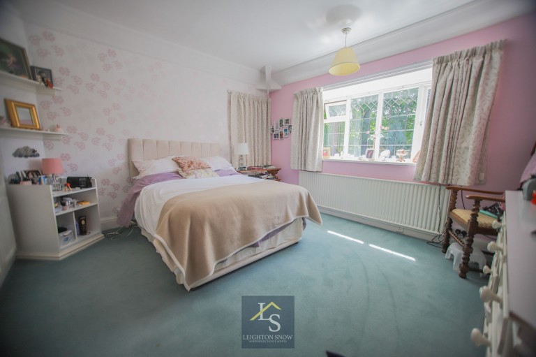 Images for Bramhall Park Road, Bramhall, SK7 EAID:425574707 BID:a331354c-8a27-4290-8521-a2425358b7e6
