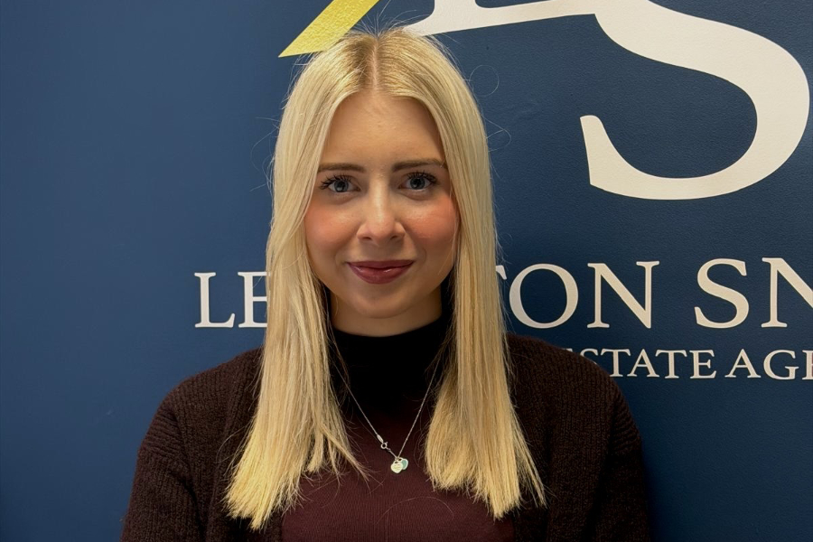 Eva  Malpas-Ellan, Sales Negotiator